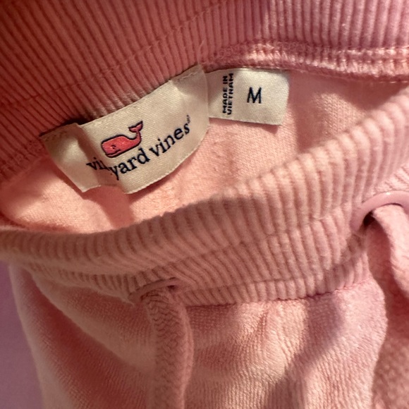 Vineyard Vines Shorts - Picture 2 of 3